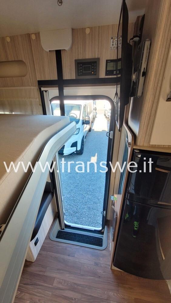 Elnagh T-Loft 532 con letti gemelli e dinette face to