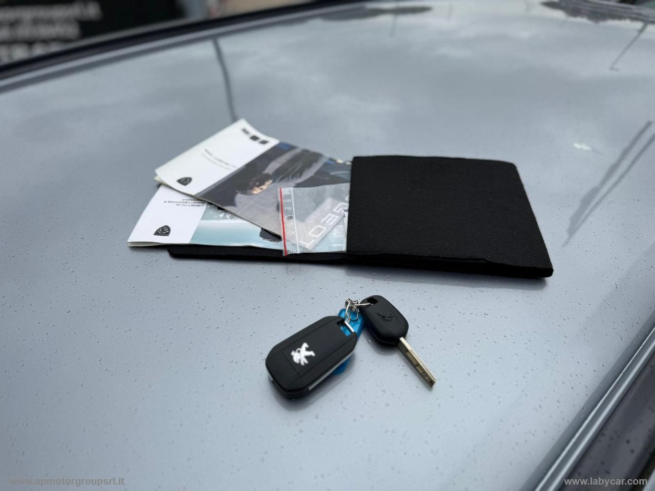 PEUGEOT 2008 PureTech 100 S&S Allure Pack