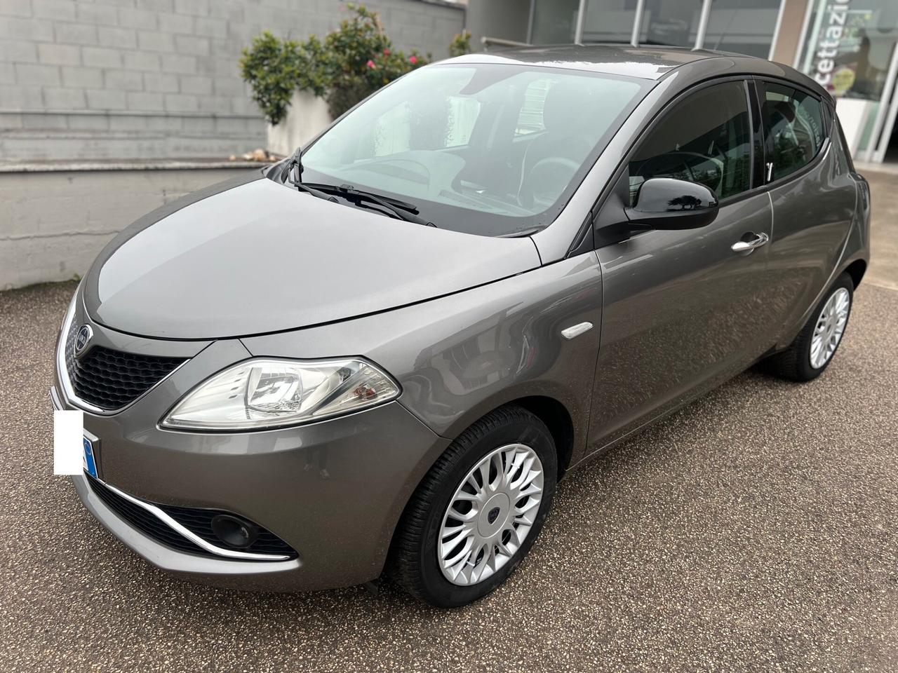 Lancia Ypsilon 1.2 Gold 69cv OK NEOPATENT. PDC/CLIMA/TEL. PERFET.