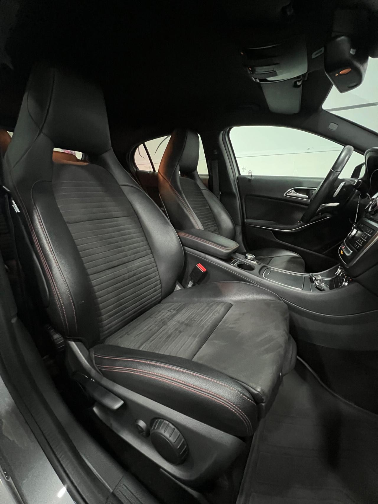 Mercedes Benz GLA 200d Aut. Premium AMG 136 cv