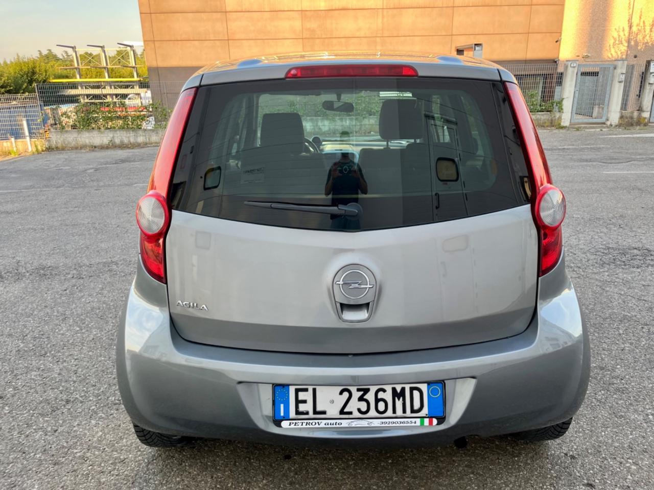 Opel Agila 1.2benz 2011 141.000km cambio automatico perfetta