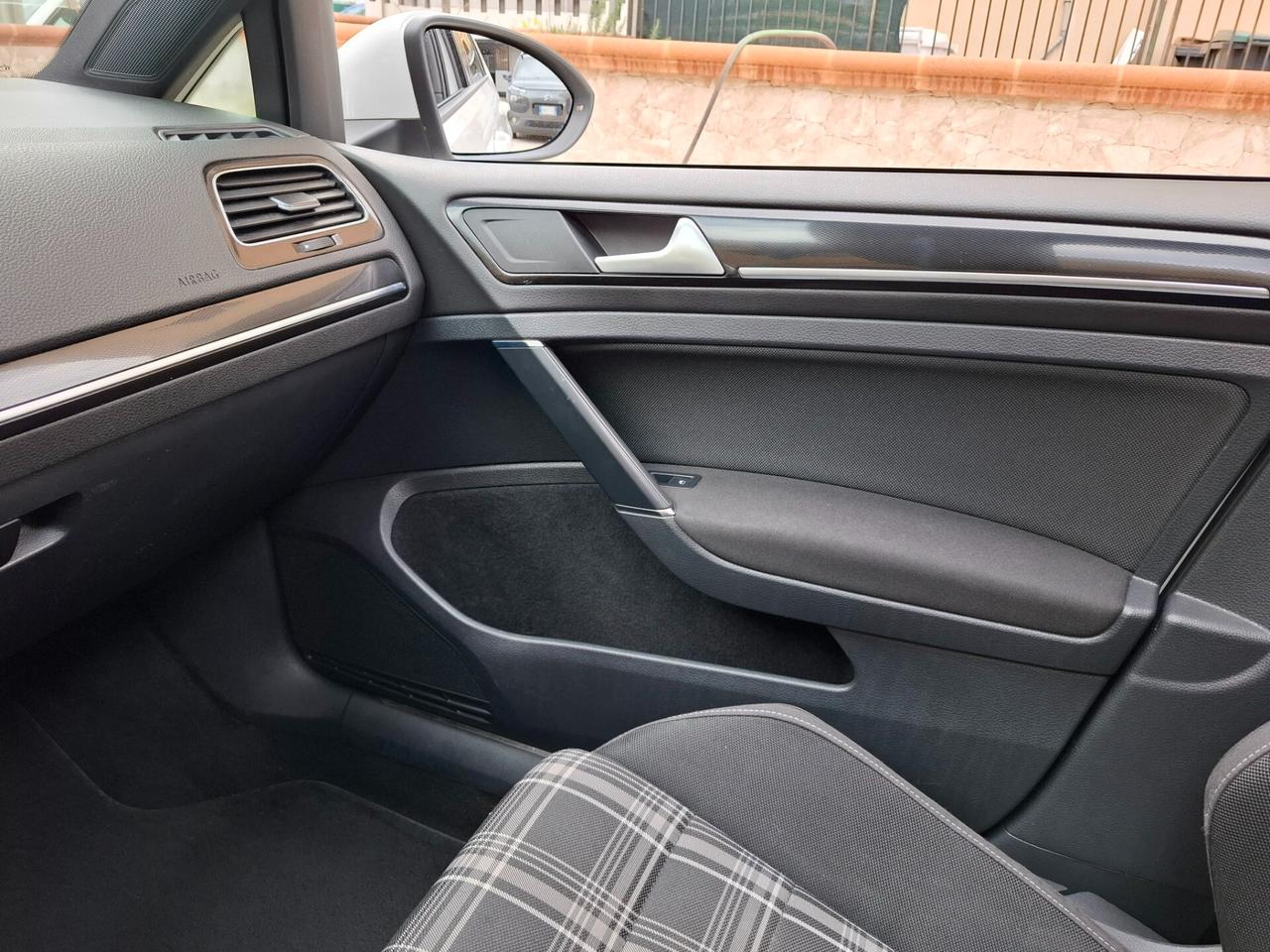 Volkswagen Golf - 2.0 TDI GTD PANO|