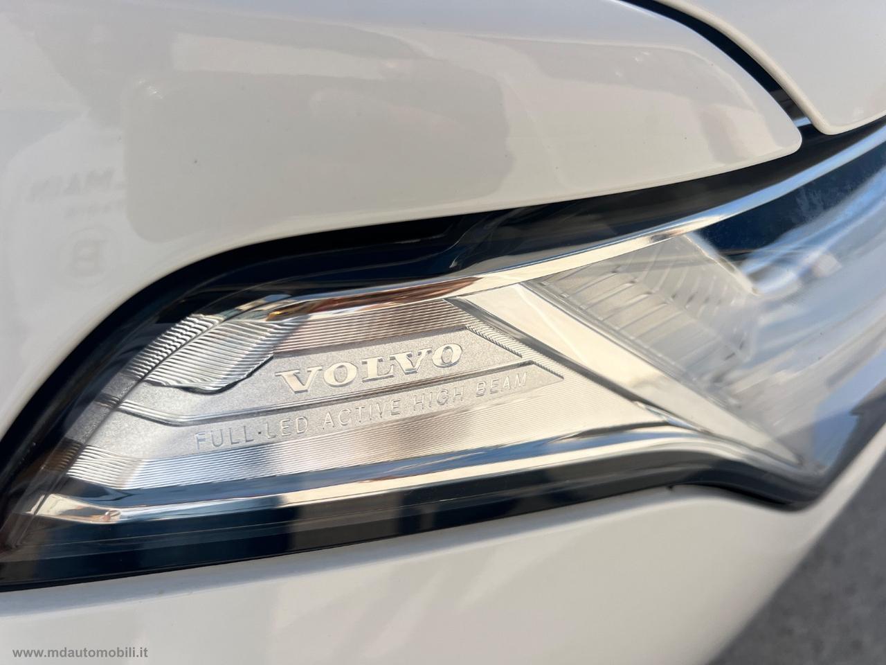VOLVO XC90 D5 AWD Geartronic 7 posti Momentum FULL LED TAGLIANDI VOLVO