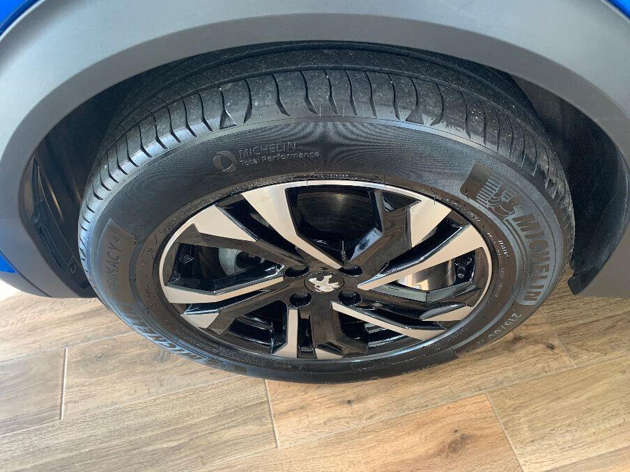 Peugeot 2008 PureTech 130 S&S EAT8 Allure