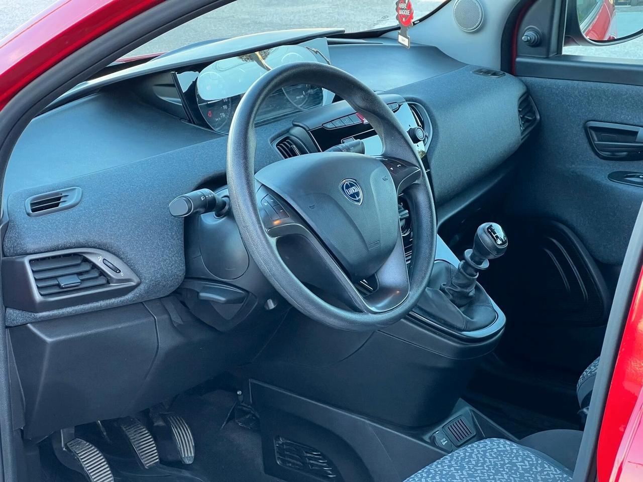 Lancia Ypsilon 1.0 FireFly 5 porte S&S Hybrid Silver Plus
