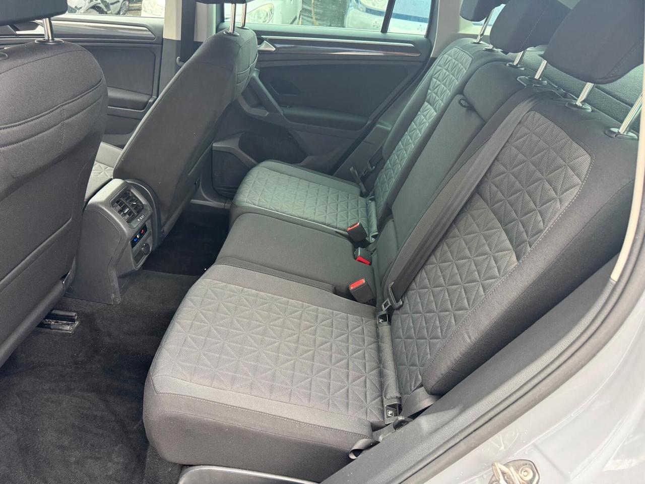 Volkswagen Tiguan 2.0 TDI 150 CV SCR DSG Elegance*EURO6*NAVI*CERCHI