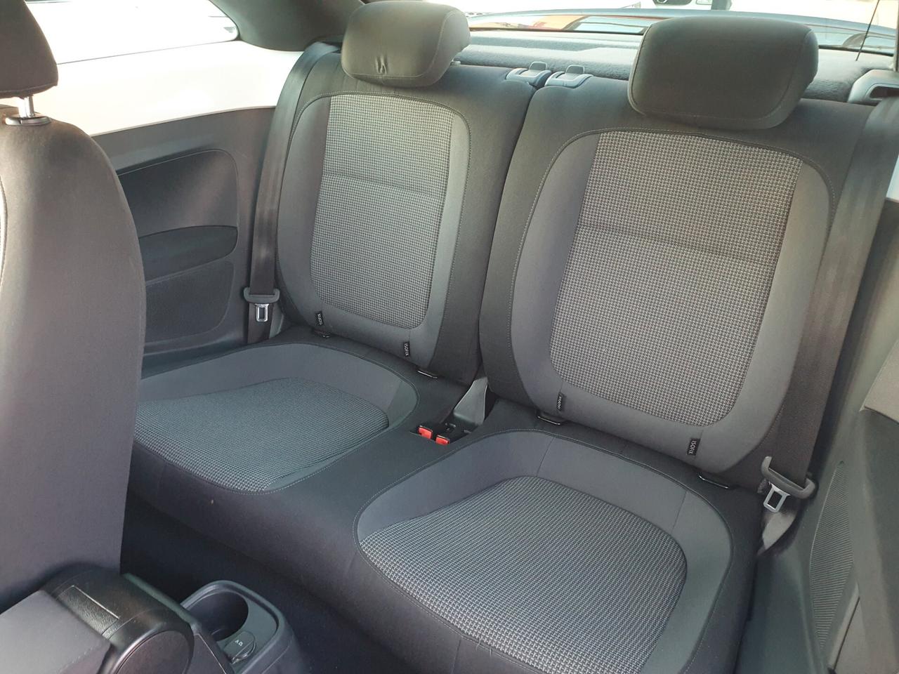 Volkswagen Maggiolino 1.6 TDI 105cv Neopatent 2012