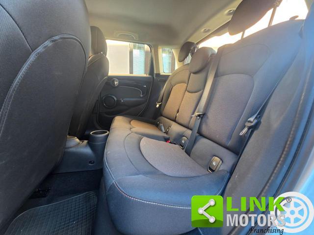 MINI Cooper 1.5 Cooper Essential 5 porte