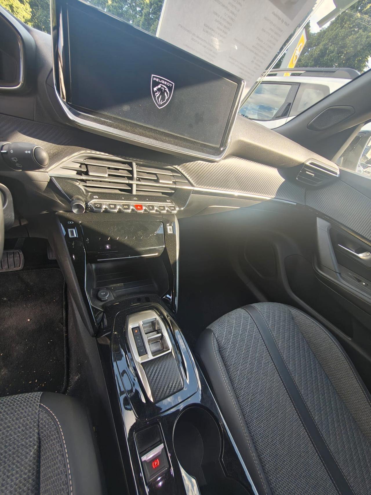 Peugeot 2008 PureTech 130 S&S EAT8 Allure