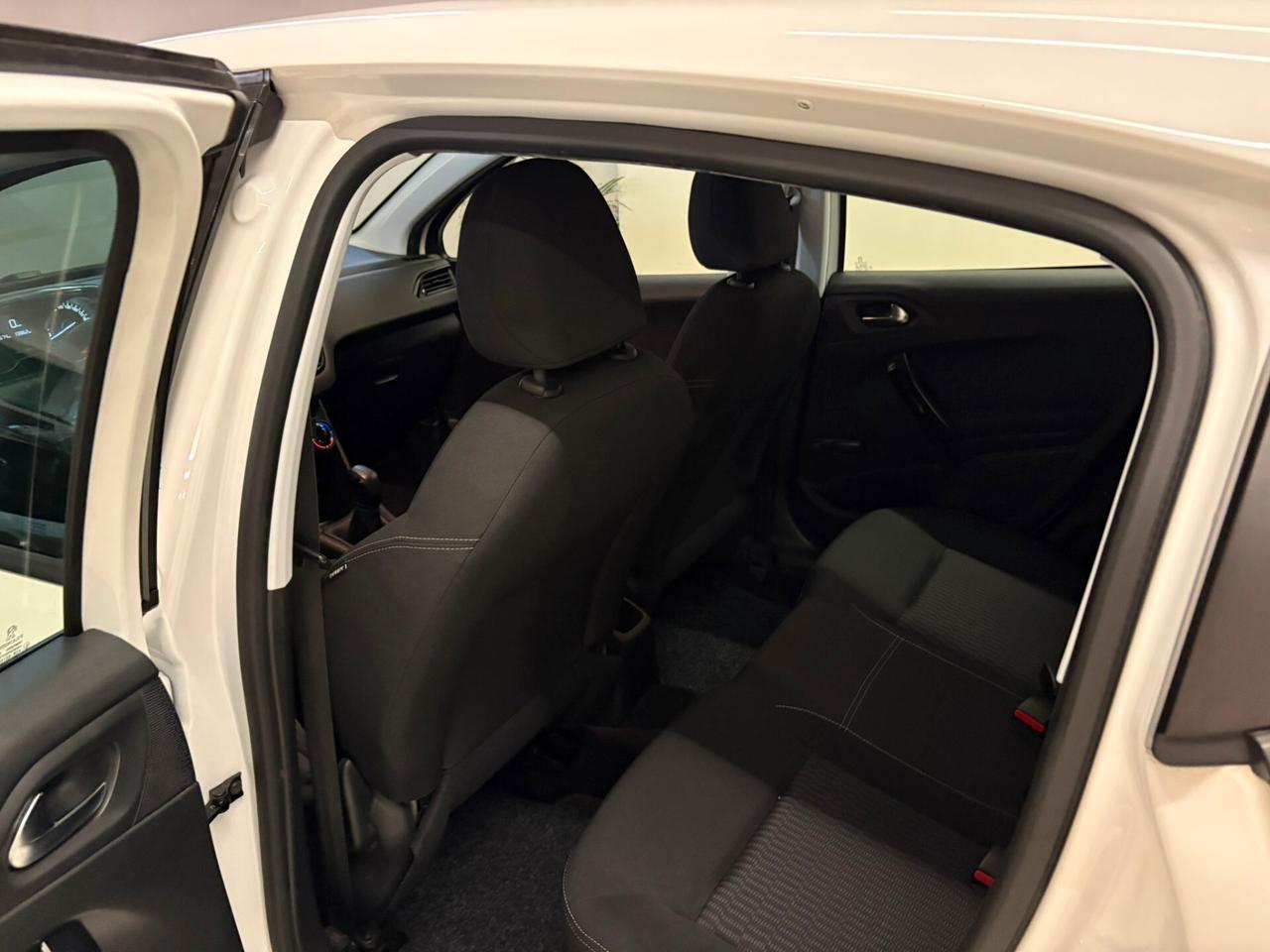 Peugeot 208 1200cc 82cv allestimento Active