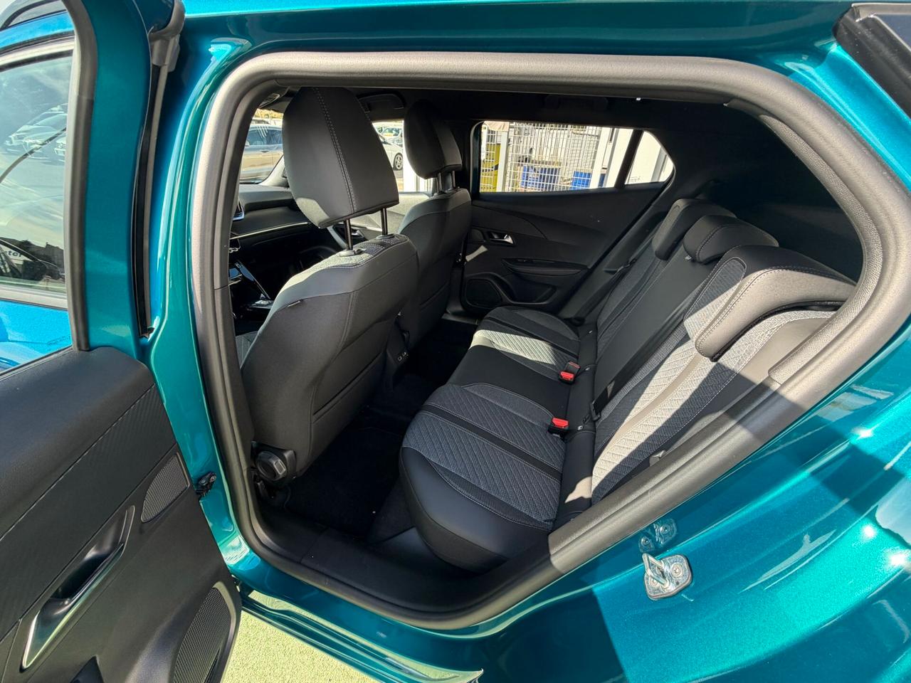 Peugeot 2008 Hybrid 145 e-DCS6 Style