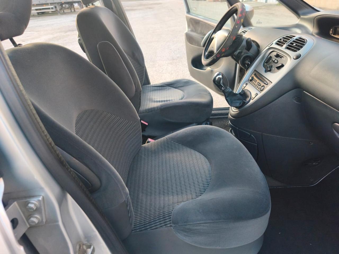 Citroen Xsara 2009---1.6 Benzina