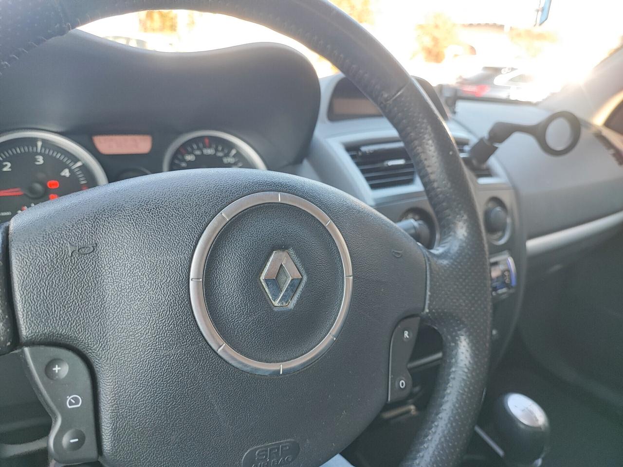 Renault Megane Mégane 1.5 dCi/105CV Grandtour Serie Speciale Exception