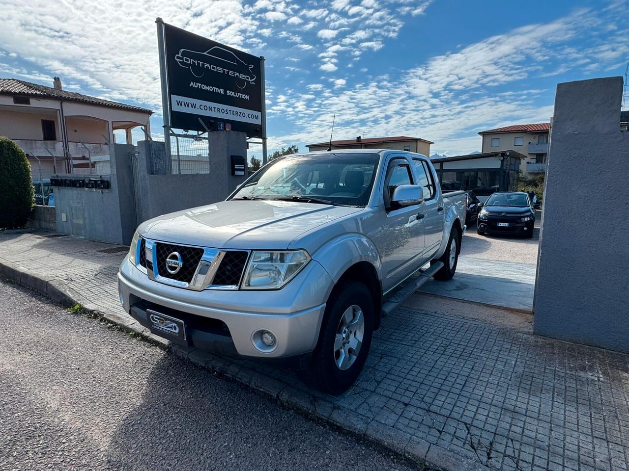 NISSAN NAVARA DOUBLE CAB -GANCIO TRAINO-171 CV