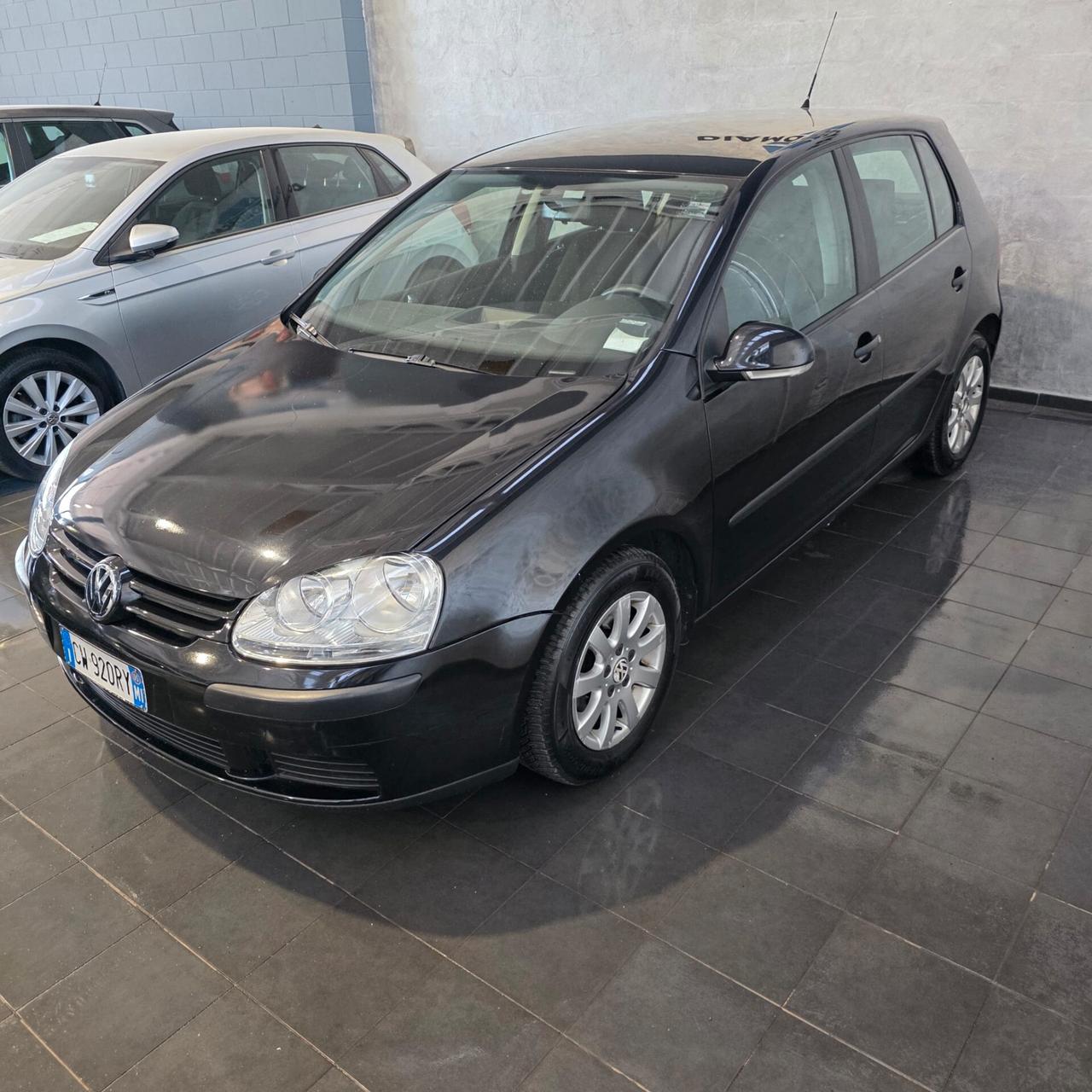 Volkswagen Golf 1.6 BENZINA NEOPATENTATI