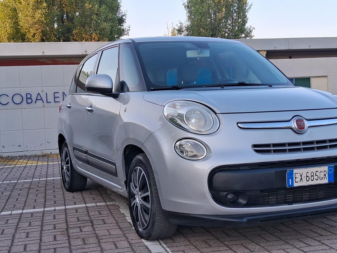 Fiat 500L. LIVING 1.6 Multijet 120 CV Lounge..CELL 320 147 1147 WUATSAPP