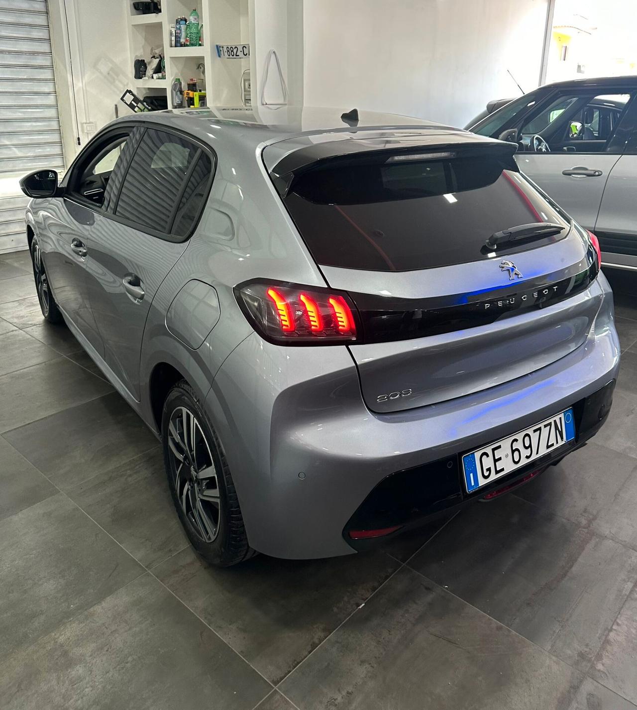 Peugeot 208 PureTech 100 Stop&Start 5 porte Allure