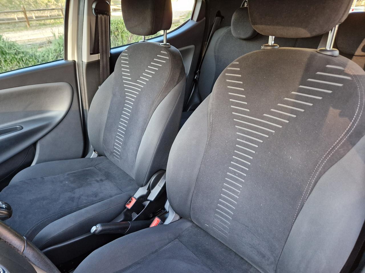 Lancia Ypsilon 1.2 69 CV 5 porte S&S Silver