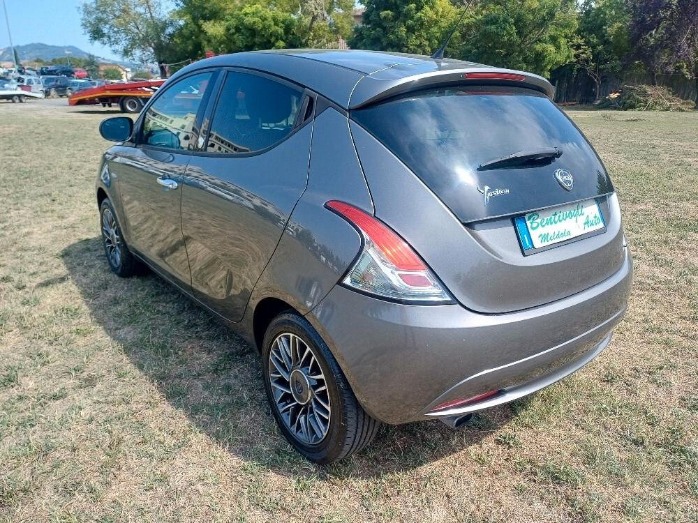 Lancia Ypsilon 1.2 69 CV 5 porte GPL Ecochic Gold