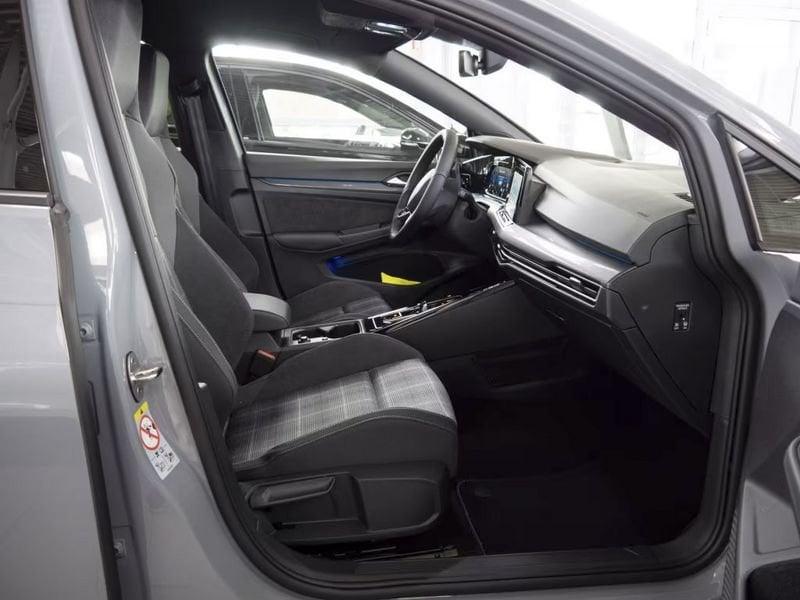 Volkswagen Golf 2.0 TDI GTD DSG MATRIX LED HARMAN KARDON CAMERA