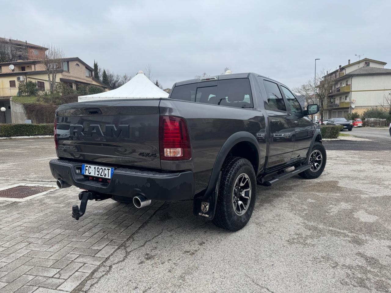 Dodge RAM Rebel 5.7 hemi benzina GPL Tetto