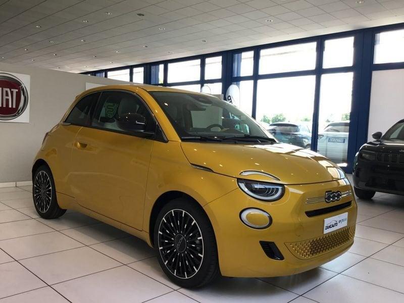 FIAT 500 Hybrid Hybrid Icon MY26 PACK STYLE