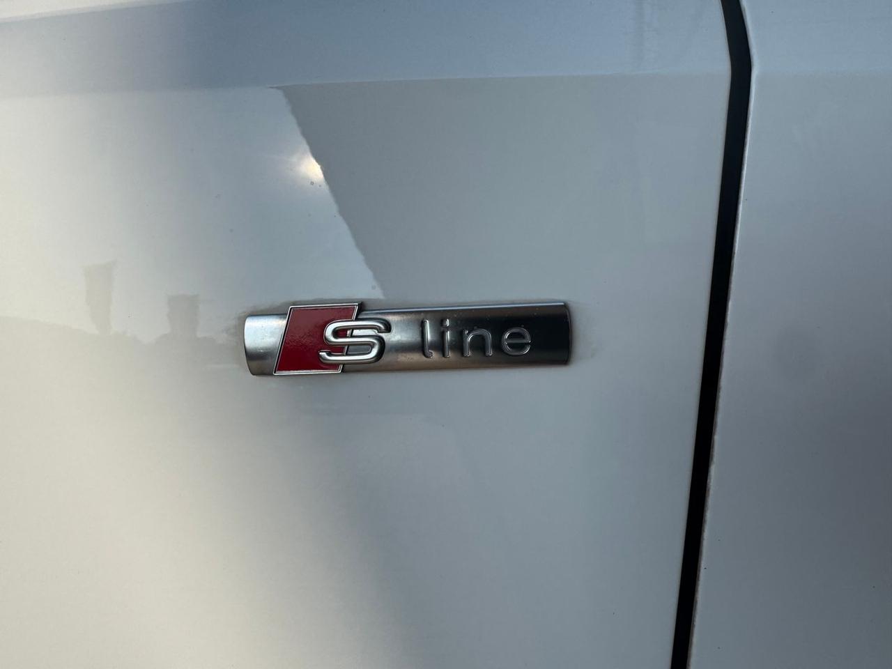 Audi Q3 S Line Identity Black 2.0 45 TFSI G #50560