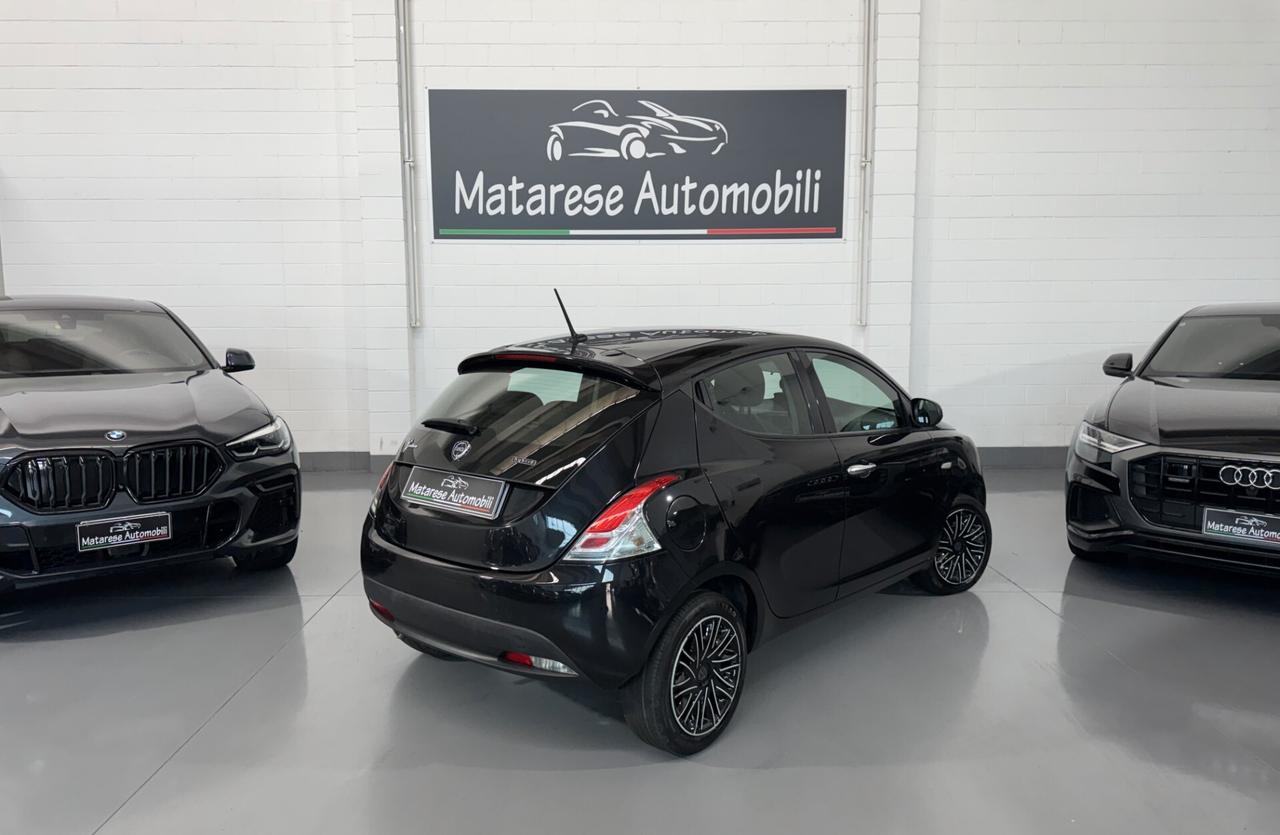 Lancia Ypsilon Hybrid 5p 1.0cc 70cv Bluetooth+Clima OK Neopatentati