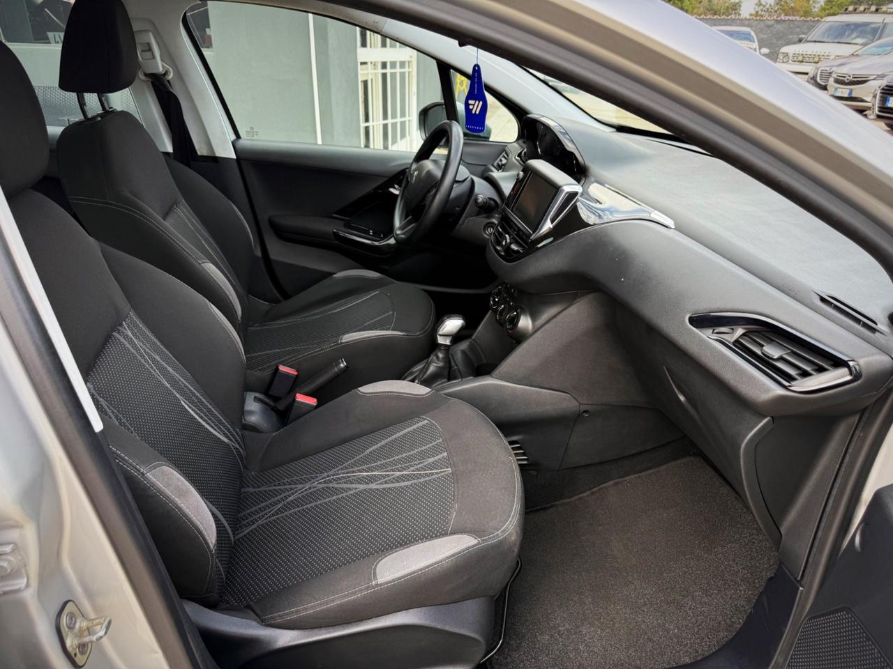 Peugeot 208 PureTech 82 5 porte Access Unico Proprietario Garanzia 12 Mesi