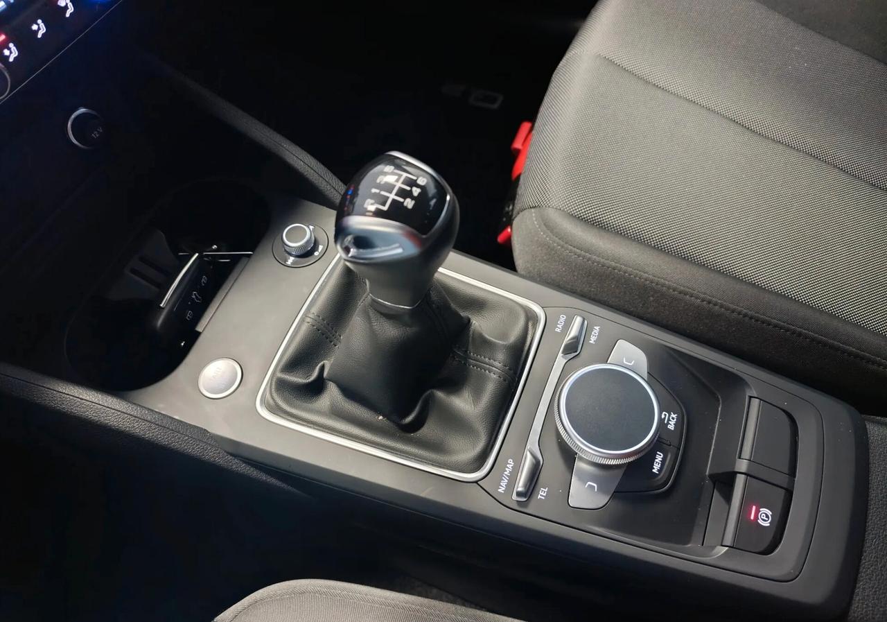 Audi Q2 30 TFSI Business