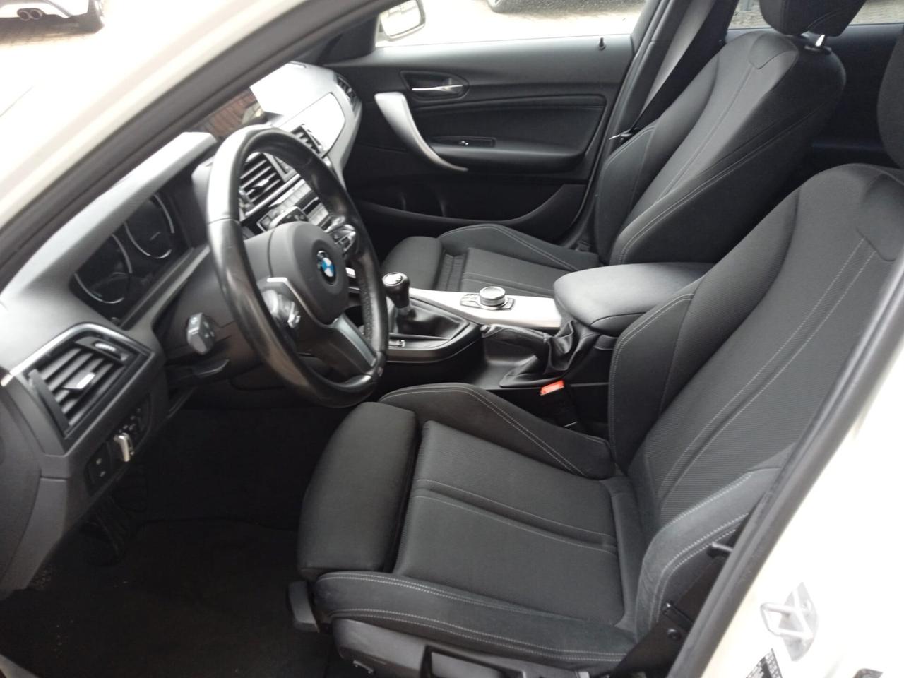 Bmw 118 M SPORT PACK SHADOW 18" SENS PARK DOPPI SEDILI RISCALDATI CRUISE CONTROL NAVY IN ARRIVO OPZIONABILE