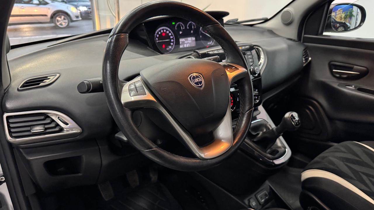 Lancia Ypsilon 1.3 MJT 16V 95 CV 5 porte S&S Silver