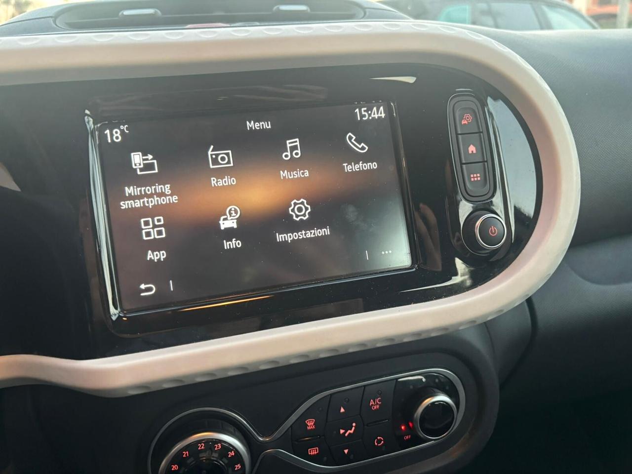 Renault Twingo SCe 65 CV Urban Night