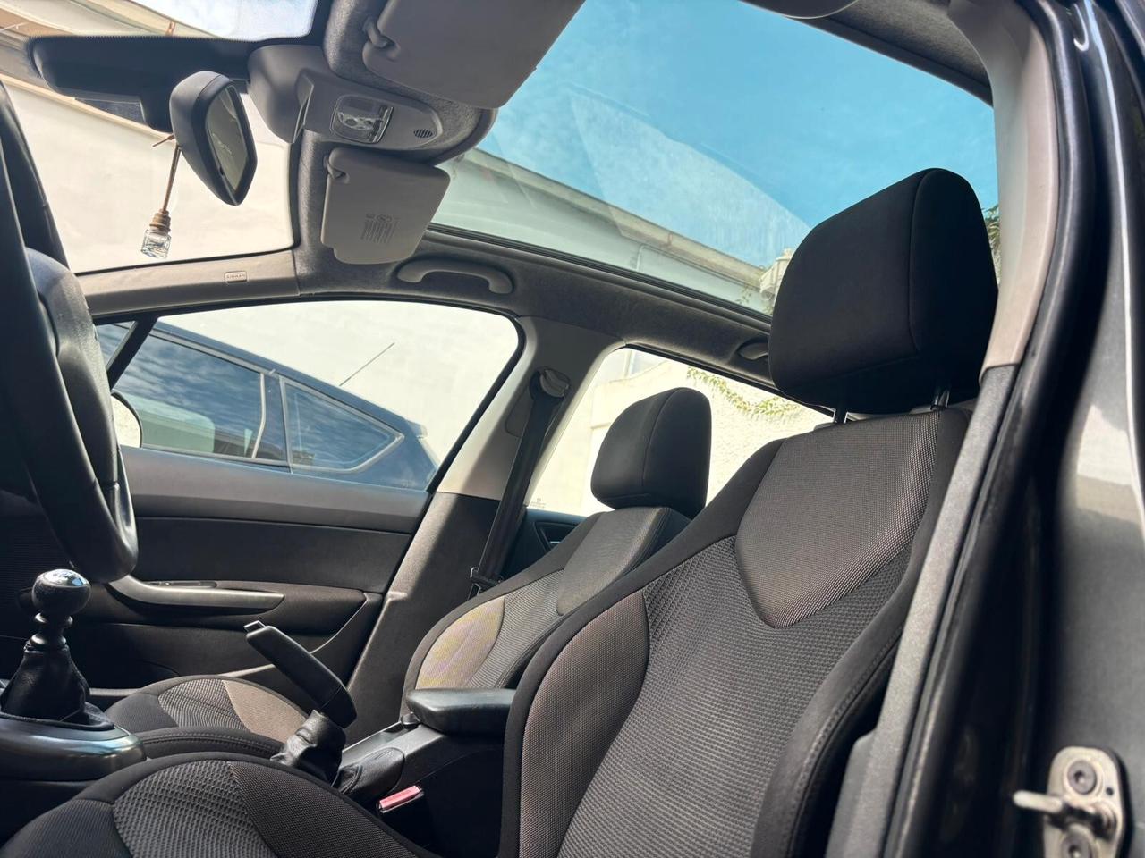 Peugeot 308 1.6 HDi 110CV 5p.