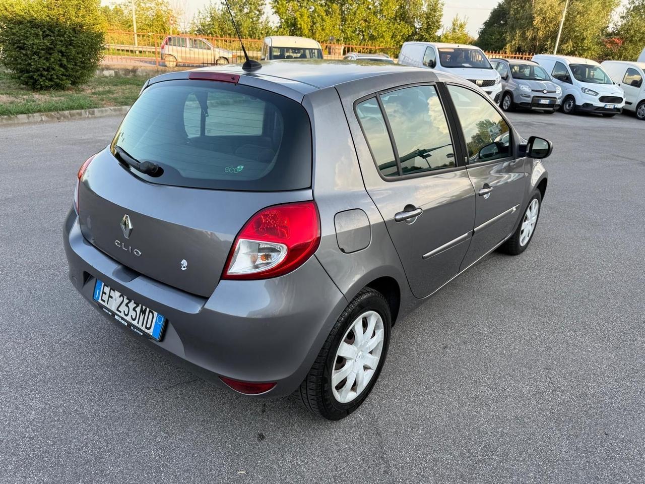 Renault Clio 1.2 16V 5 porte Dynamique