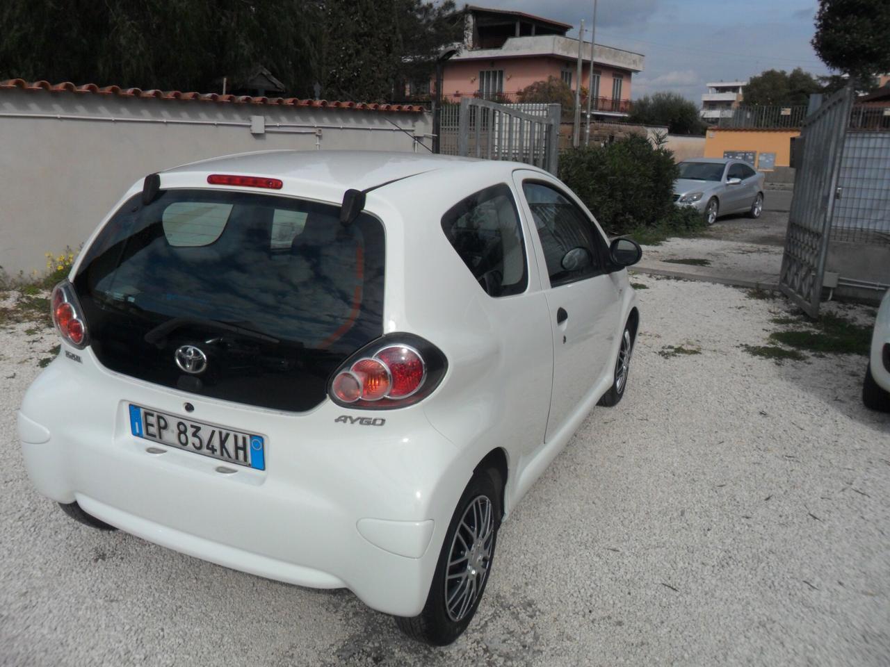 Toyota Aygo 1.0 12V VVT-i 3 porte Active Connect