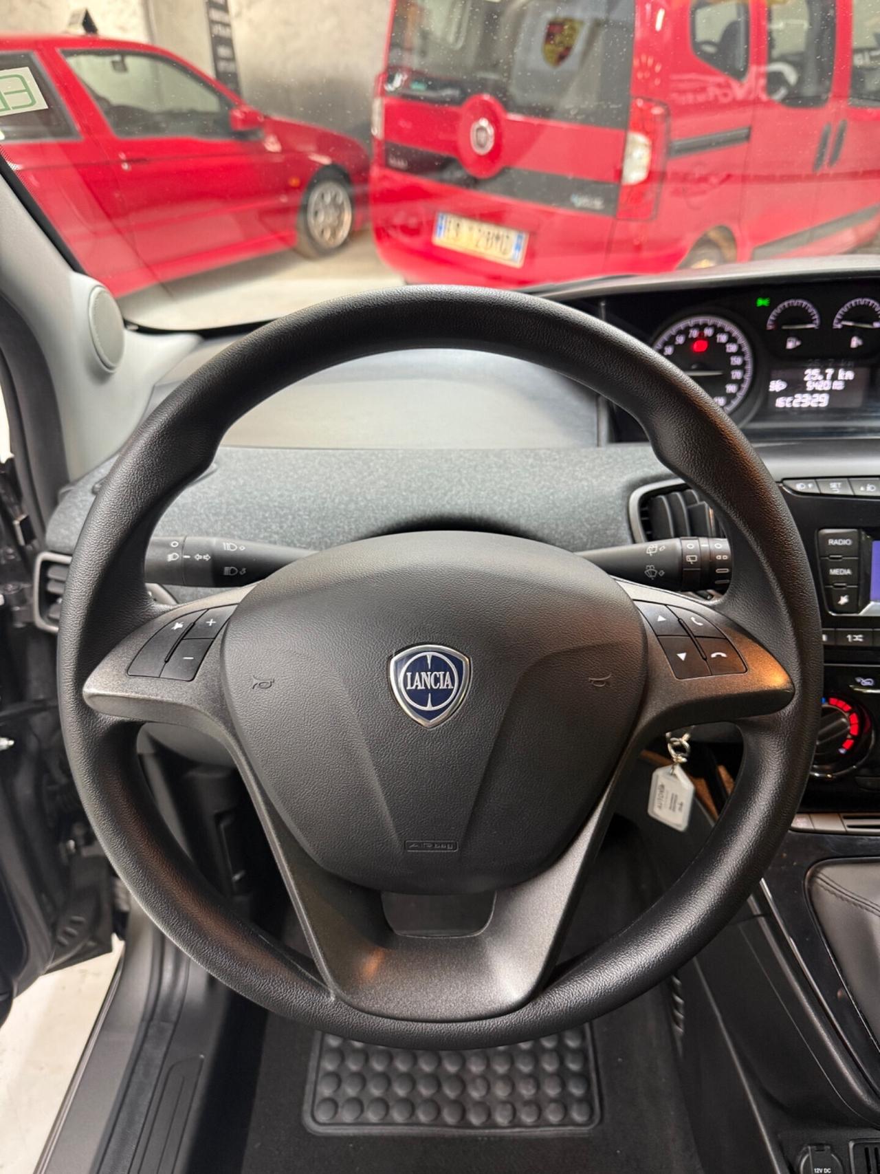 Lancia Ypsilon Hybrid 50.000 km