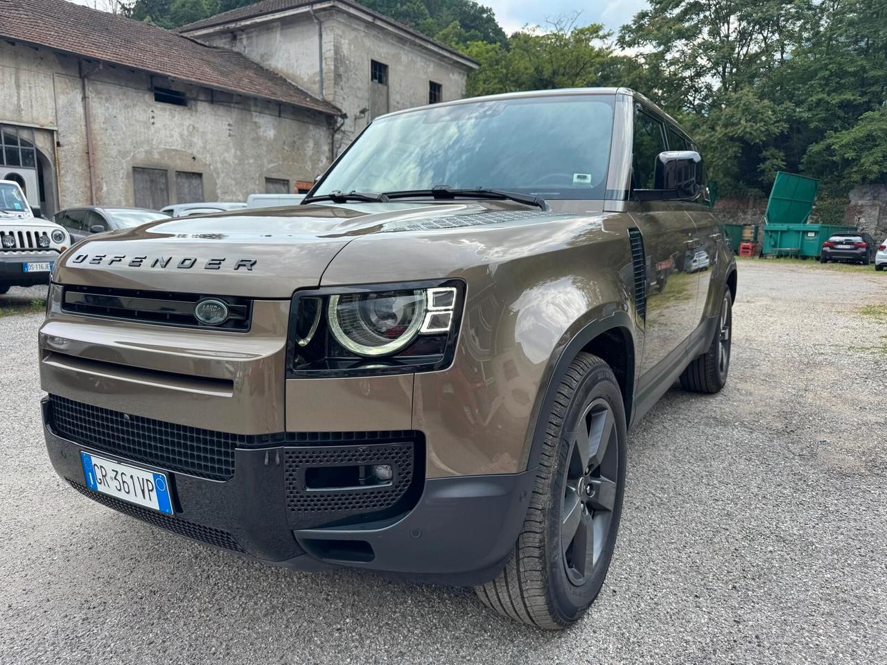 Land Rover Defender 110 3.0D I6 300 CV AWD Auto HSE 7 posti