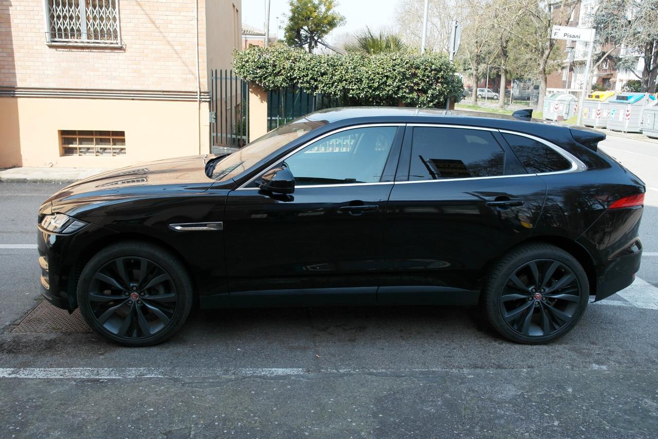 Jaguar F-Pace 3.0 D V6 300 CV AWD aut. Prestige