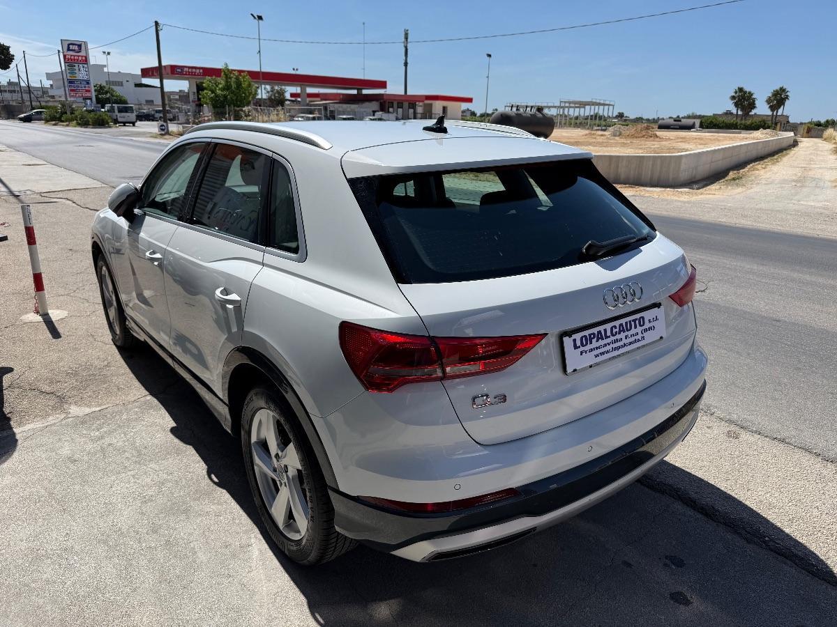 AUDI - Q3 - 35 TDI S tronic Business Advanced