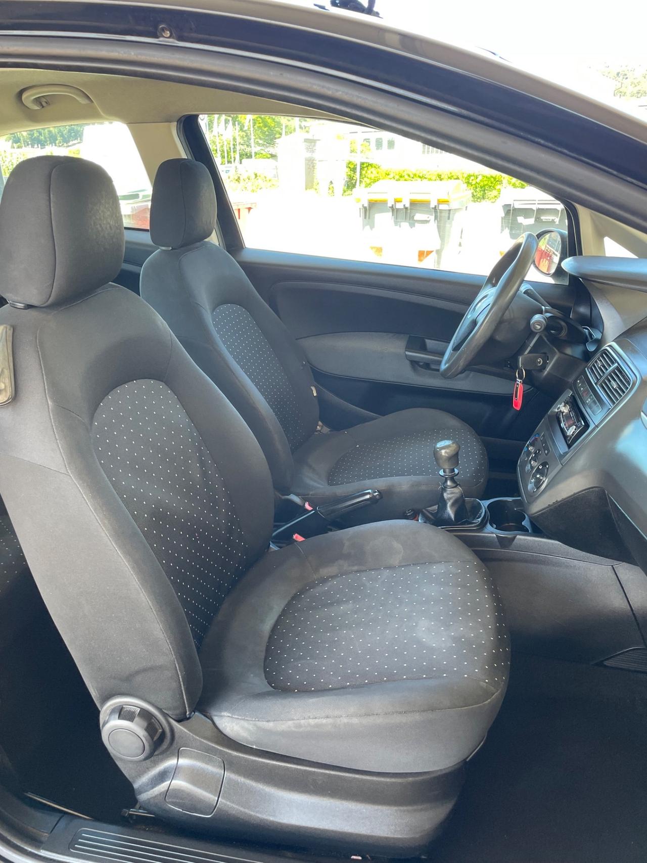 FIAT GRANDE PUNTO 1.2 BENZINA 2007 CON FRIZIONE NUOVA.