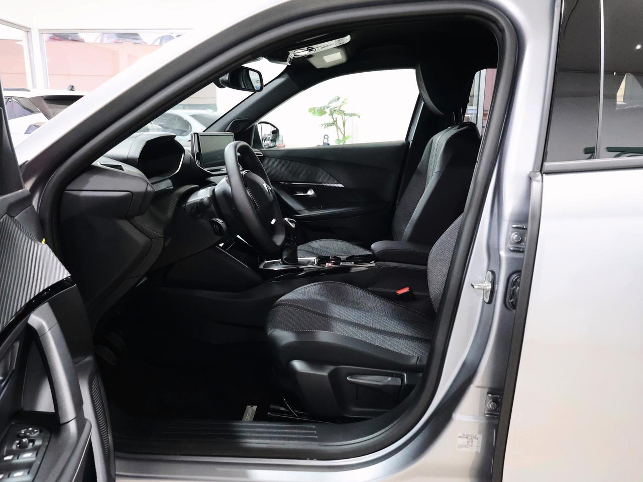 Peugeot 2008 1.2 100cv Allure KM ZERO 2025