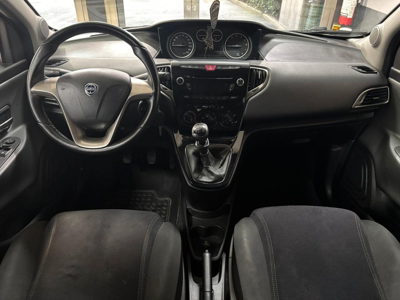 Lancia Ypsilon 1.2 69 CV 5 porte S&S Silver