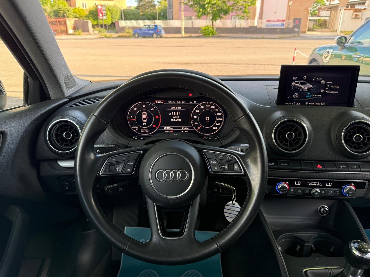 Audi A3 Sedan km. 29000! 30 TDI S Line