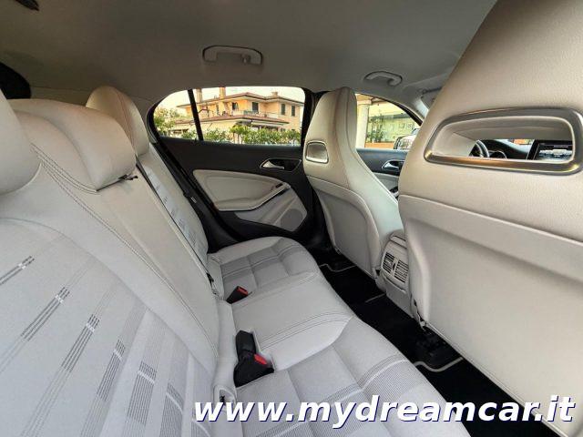 MERCEDES-BENZ GLA 200 d Automatic Sport