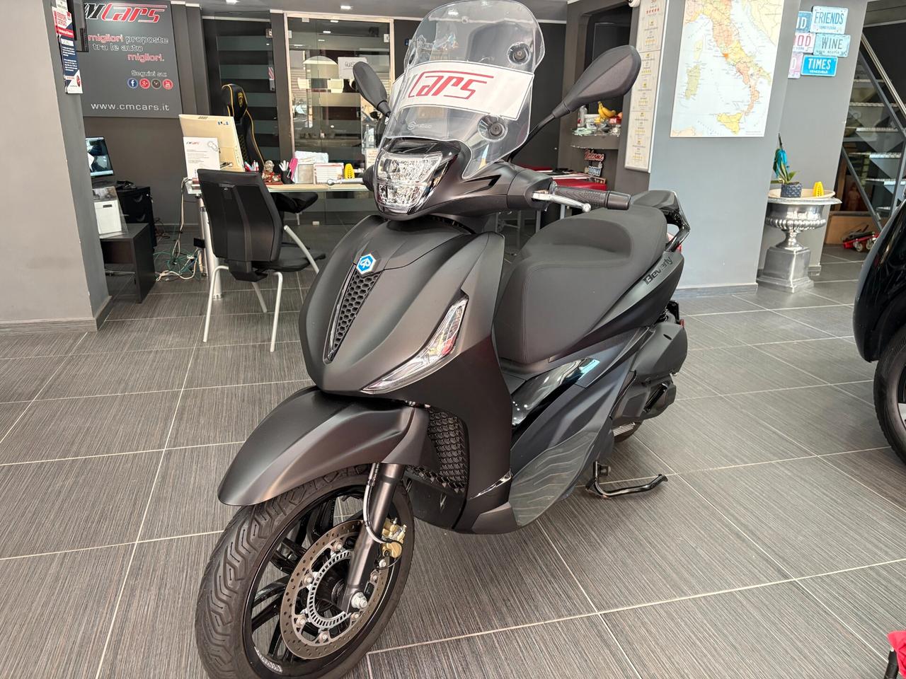 Piaggio Beverly 300 Deep Black Euro5 - 0 Sinistri