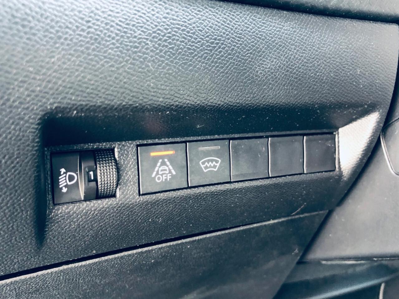 Peugeot 2008 BlueHDi 110 Allure PELLE TELECAMERA