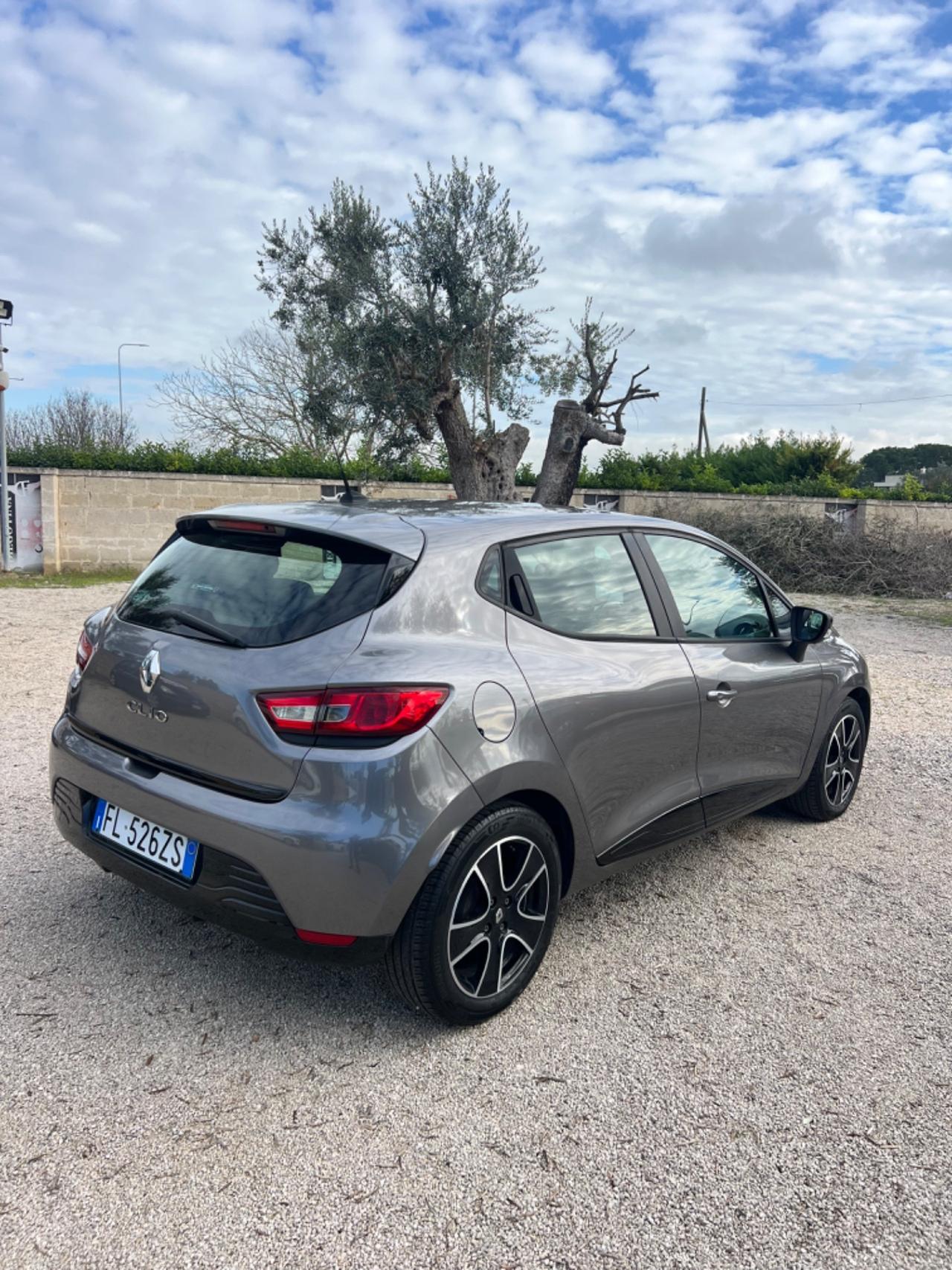 Renault Clio 1.2 75CV GPL 5 porte Live xfetta in tutto!!