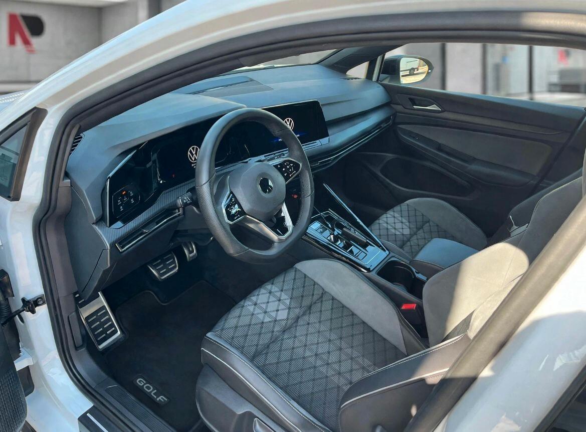 Volkswagen Golf 1.5 eTSI 150 CV DSG R-Line