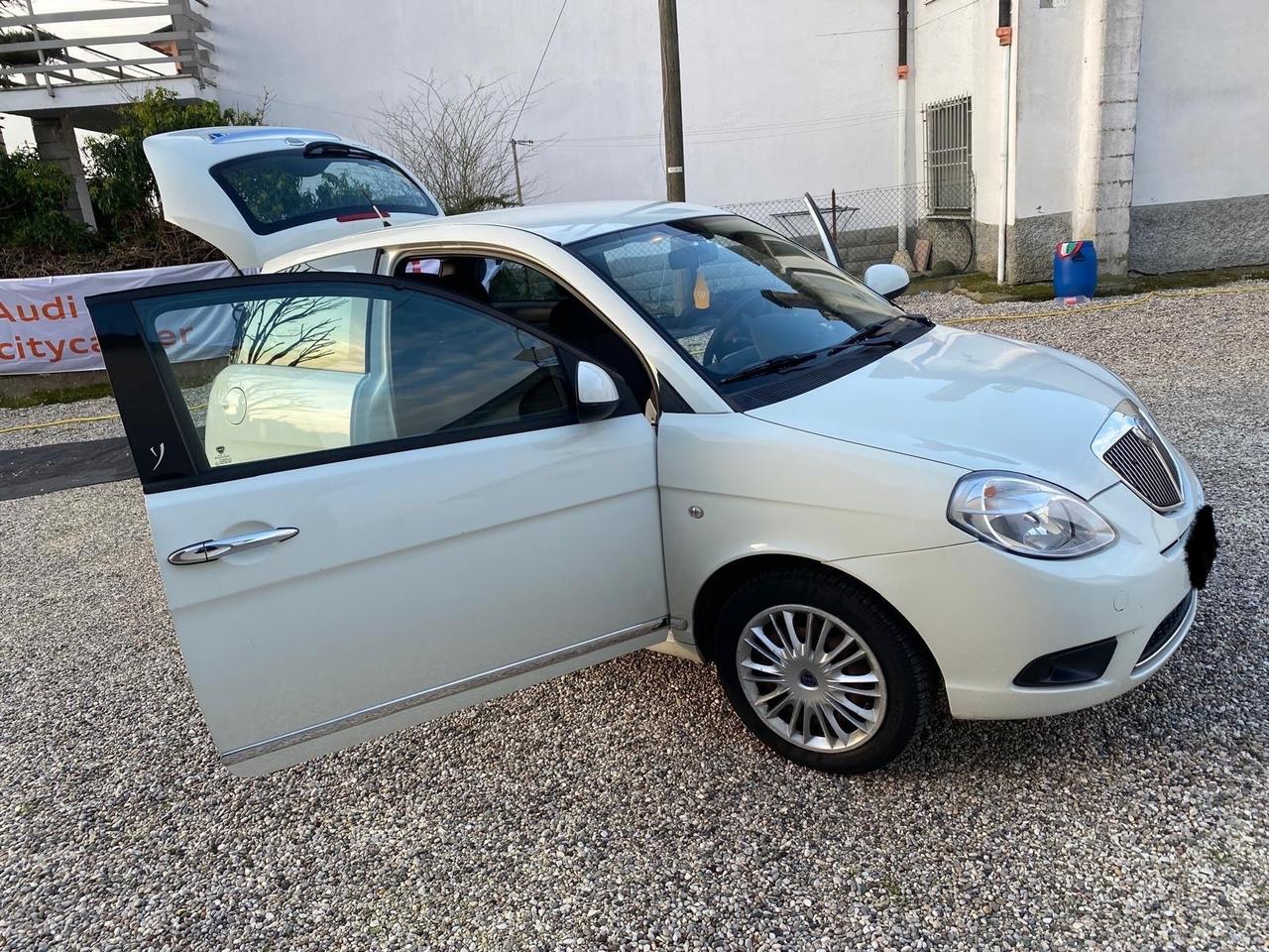 Lancia Ypsilon 1.2 69 CV Elle